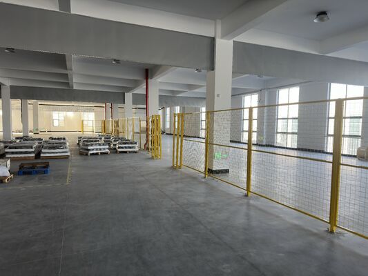 Hot Selling Warehouse Fence Workshop Isolation Net Partition Metal Network Welded Steel Wire Mesh Netting